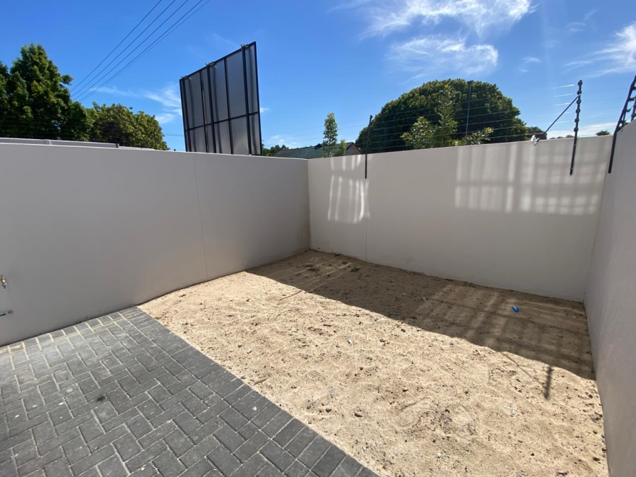 1 Bedroom Property for Sale in Table View Western Cape